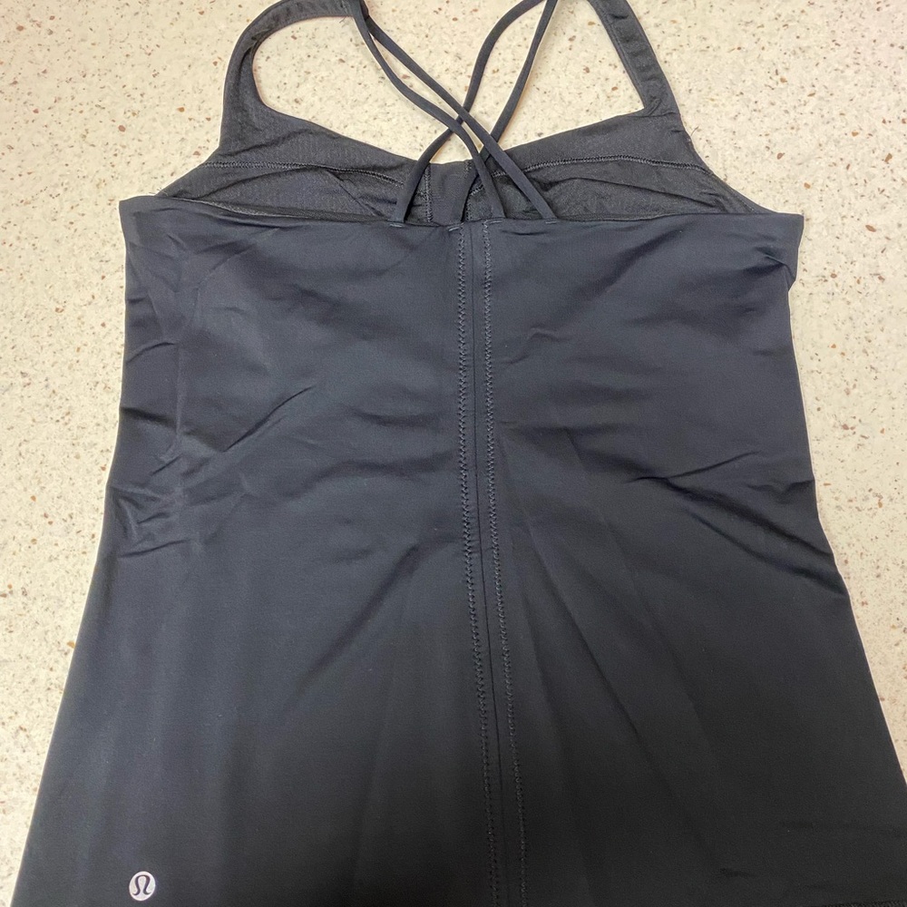 Black lululemon tank top
